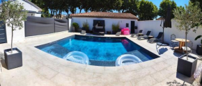 La Suite Côté Pool-House Piscine & Jacuzzi privatifs